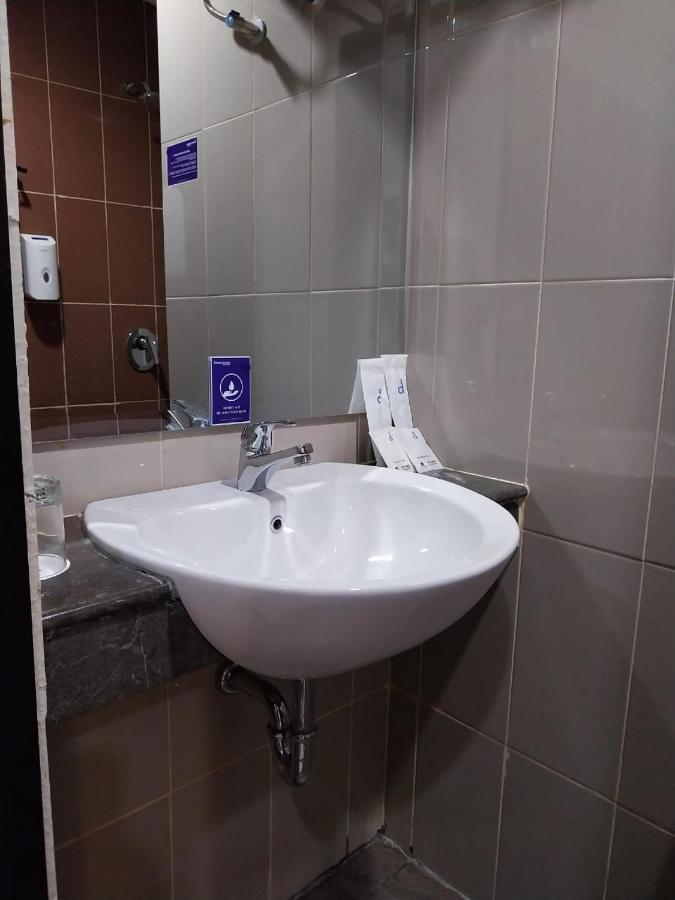 Daima Suites Margonda Depok Luaran gambar