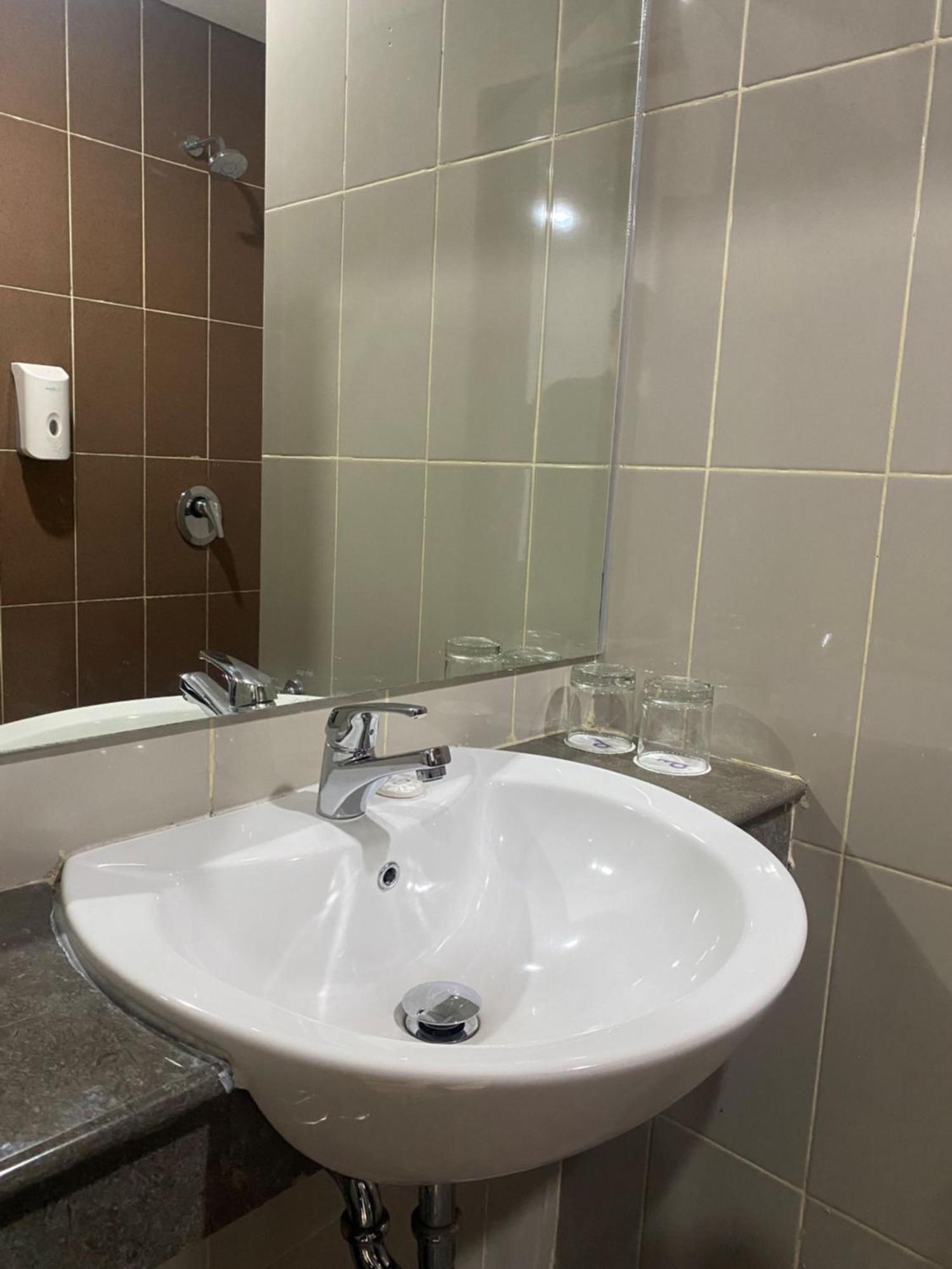 Daima Suites Margonda Depok Luaran gambar